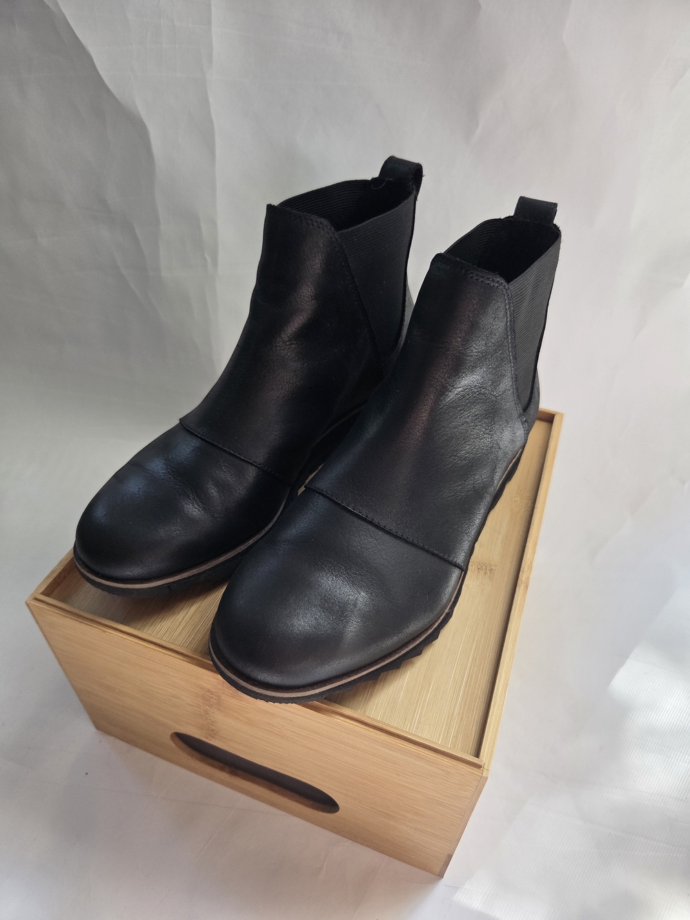 Sorel Women’s Black Leather Chelsea Boots Size 8.5